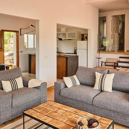 Casa Roques Negres * 圣塔克里斯蒂纳阿鲁